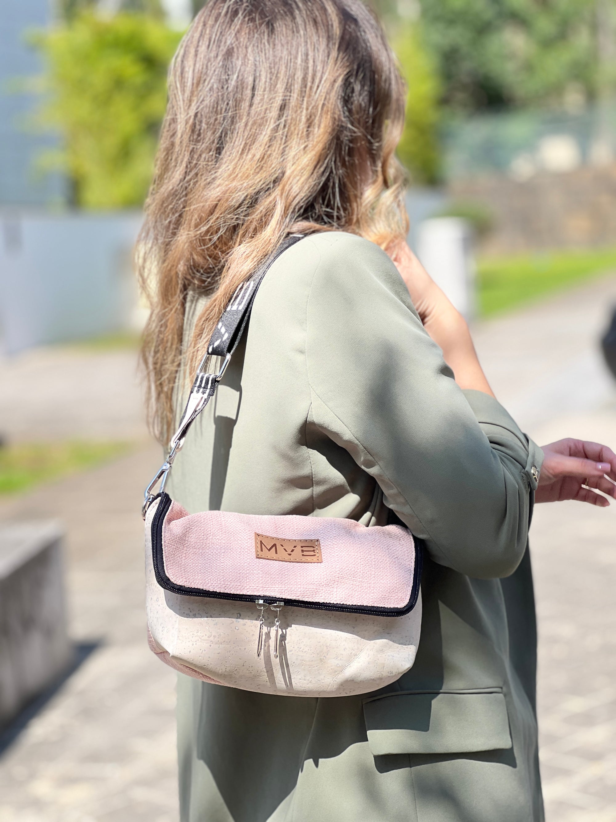 Double-Sided Crossbody Flop Bag soft pink